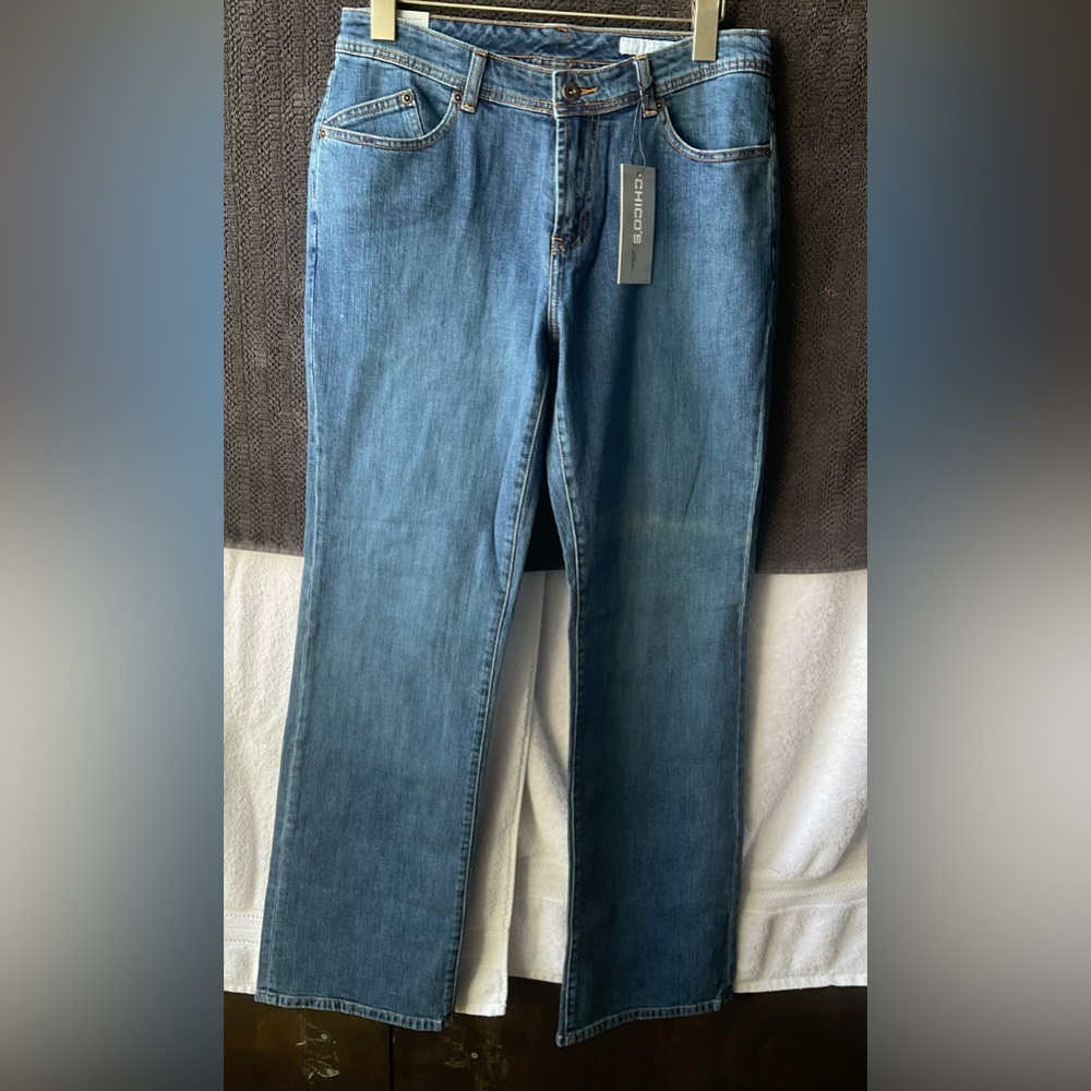 Chico's Classic Platinum Medium Wash Straight Denim Jeans